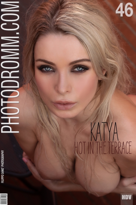 [PhotoDromm] Katya - Hot in The Terrace