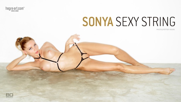 [Hegre-Art] Sonya - Sexy String